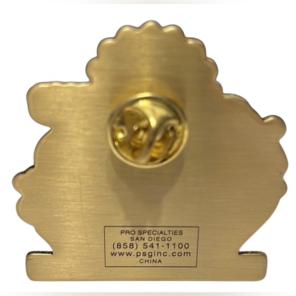 2004 10th Annual Virginia Beach Beach Music Weekend Commemorative Pin. - Picture 2 of 2